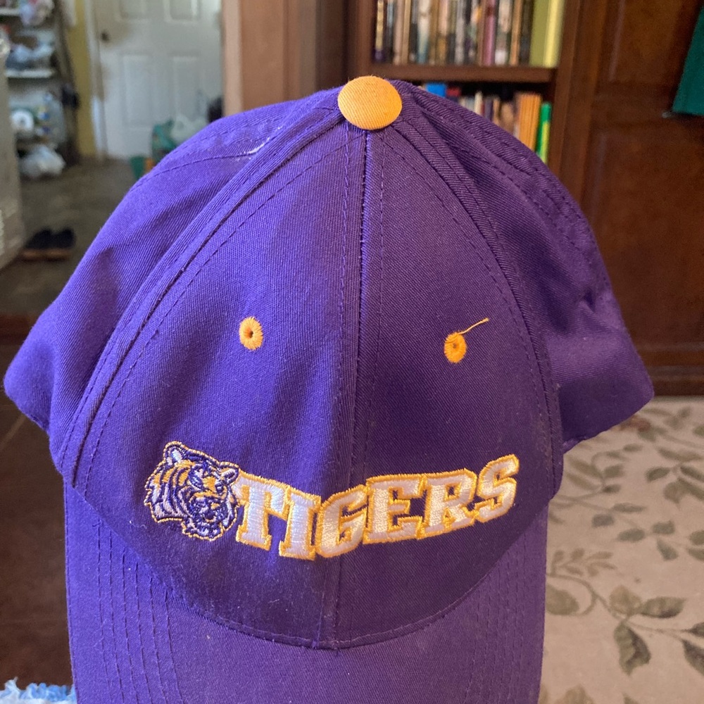 Cap - Picture 2 of 10